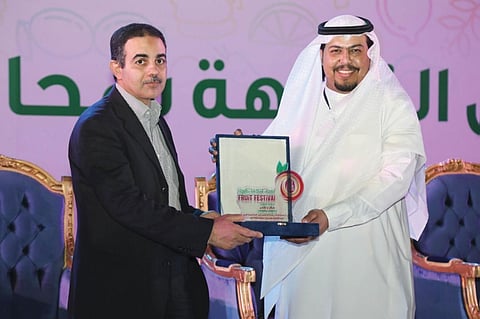 بالصور.. محاضرة عن مكافحة الآفات الزراعية في مهرجان الفاكهة بطبرجل