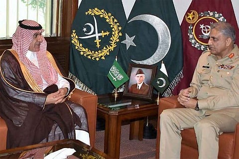 وزير الإعلام يلتقي رئيس أركان الجيش الباكستاني قمر جاويد باجوه