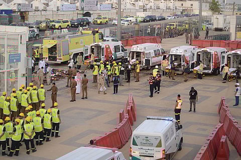 بالصور.. الدفاع المدني ينفّذ فرضية بمحطة قطار «منى 3»