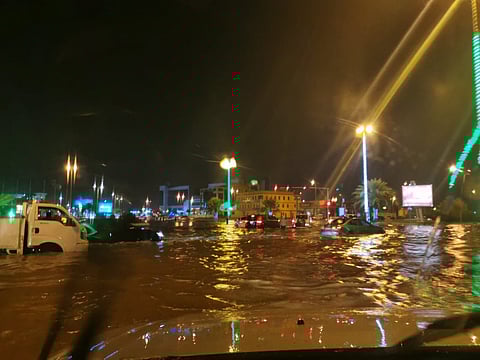 مأساة في جازان.. فقدان عائلة من خمسة أفراد جرفتها السيول بوادي مسلة