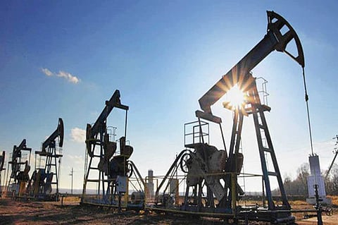 أسعار النفط تسجل تراجعًا في التعاملات الأمريكية