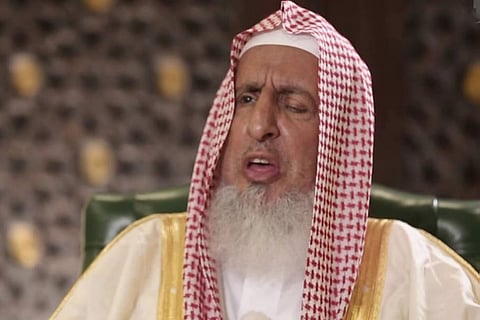 مفتي السعودية يناشد الحجاج بمعاونة رجال الأمن في أداء مهمتهم
