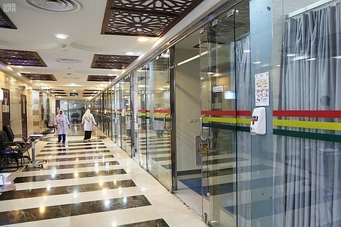 إنقاذ 6 حجاج تعرضوا لمشكلات صحية داخل الحرم المكي