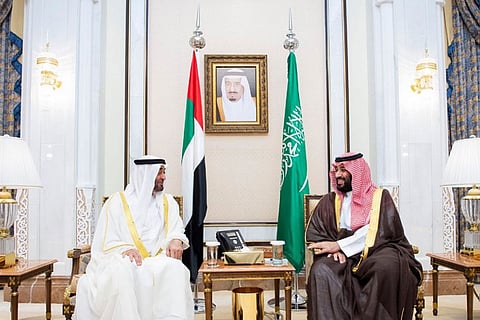 ولي العهد يلتقي الشيخ محمد بن زايد في منى