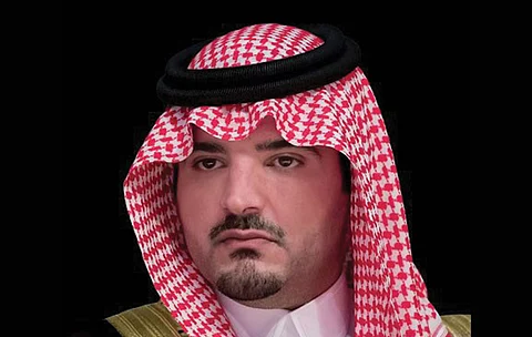 وزير الداخلية يكافئ «العبدالعزيز» بـ100 ألف ريال وسيارة ووظيفة بـ«المكان المناسب»