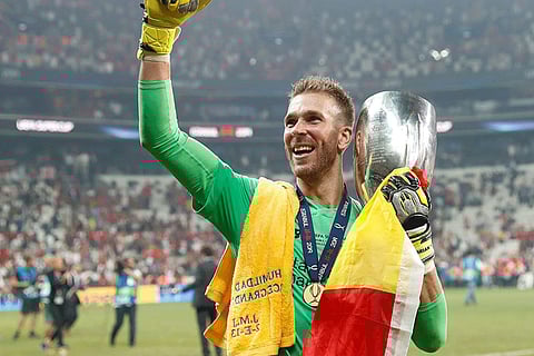 أدريان.. من حارس يبحث عن فريق إلى بطل قومي في ليفربول