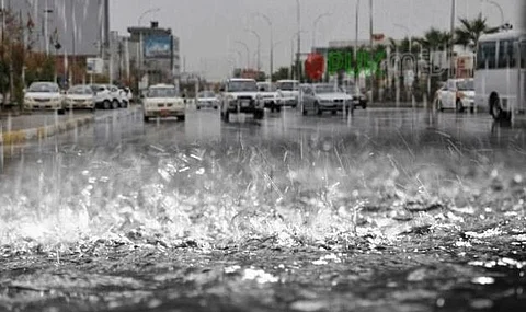 أمطار شبه غزيرة على الطائف.. ومطالبات بالابتعاد عن مجاري السيول والأودية