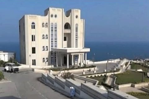 الحكومة اليمنية تتسلَّم قصر «معاشيق الرئاسي من الانتقالي