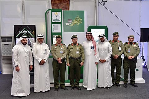 بالصور.. مدير الجوازات يتفقد إجراءات مغادرة الحجاج بمطار الملك عبدالعزيز