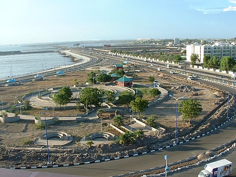 وزارة النقل اليمنية تعلِّق عملها بالعاصمة المؤقتة عدن