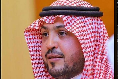 الأمير عبدالله بن ناصر يزور قرية الهجن ويشيد بالفعاليات المصاحبة