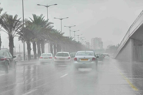 «الصخري»: أمطار متفاوتة على عدة مناطق