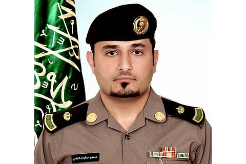 الإطاحة بلصين سرقا 30 محلًا تجاريًّا و5 مركبات في جدة