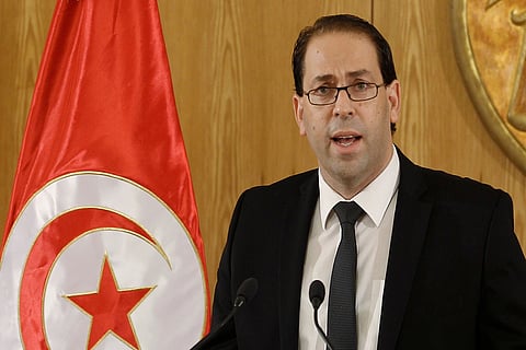 يوسف الشاهد يتخلّى عن جنسيته الفرنسية ليترشّح لرئاسة تونس