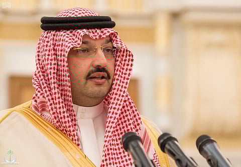 أمير عسير يتابع إعادة تخطيط وسط أبها بعد إزالة المجمع الحكومي