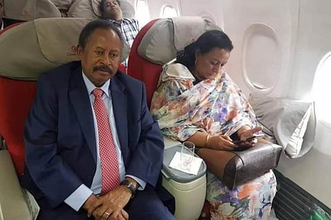 عقب وصوله الخرطوم.. حمدوك يدعو لإرساء نظام ديمقراطي تعددي في السودان