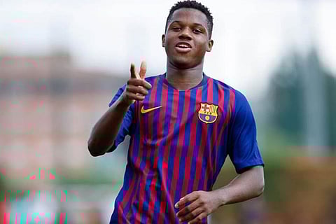 لاعب عمره 16 سنة بديلًا لميسي في التدريب الصباحي لبرشلونة