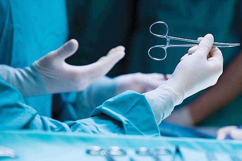 فريق طبي بجازان ينقذ حياة شاب أصيب بـ«تهتكات»