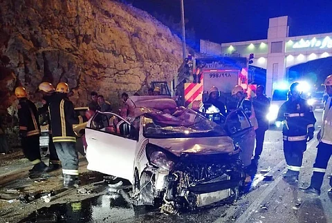 انقلاب سيارة تقل عائلة ببني حسن و2 منهم بحالة حرجة