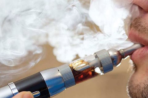 أمريكا تسجّل أول حالة وفاة مرتبطة بتدخين السجائر الإلكترونية