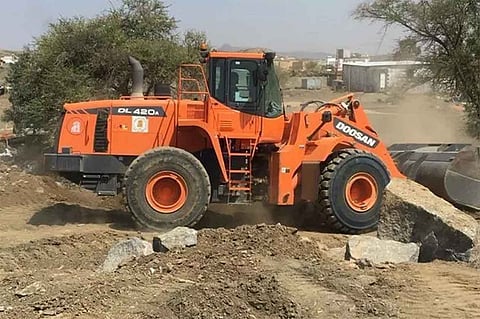 بلدية ظهران الجنوب توقف تعديات على أراضٍ حكومية بمساحة 61 ألف م²