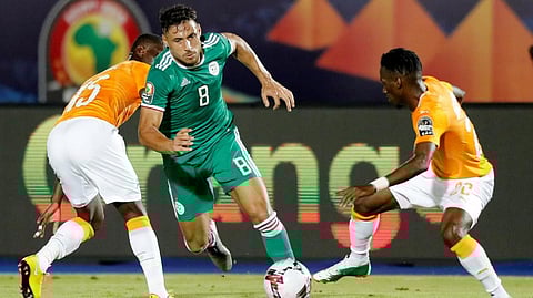 رسميًا.. الأهلي يتعاقد مع الجزائري بلايلي حتى 2022