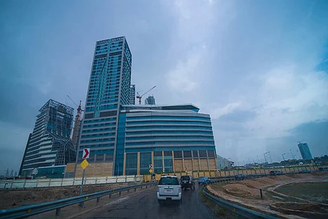 سحب رعدية ممطرة ورياح مثيرة للأتربة على عدة مناطق بالمملكة.. السبت