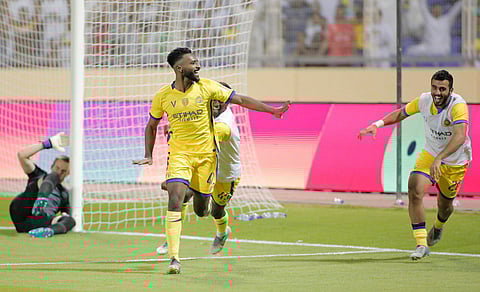 انقطاع البث عن مباراة الفتح والنصر.. الشركة الناقلة تعتذر ومشجعون يبدون استياءهم