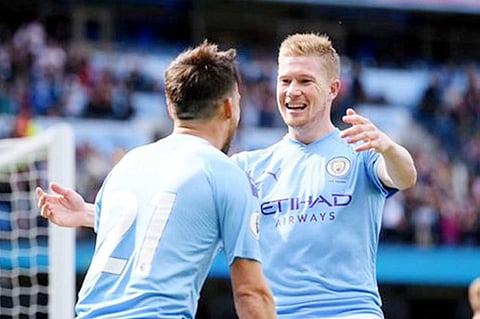 مانشستر سيتي يتصدر الدوري الإنجليزي مؤقتًا برباعية نظيفة في شباك برايتون