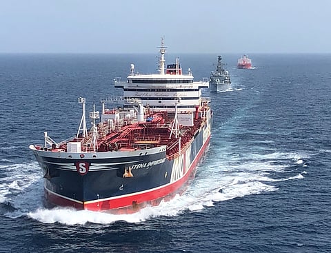 «البحرية البريطانية» ترافق 50 سفينة في مضيق هرمز