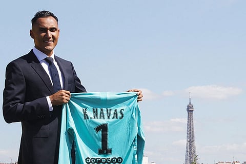 رسميًّا.. باريس سان جيرمان يتعاقد مع الكوستاريكي نافاس