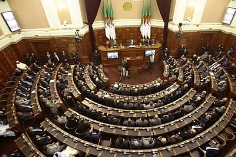 البرلمان الجزائري يفتتح أولى جلساته وسط مقاطعة الأحزاب الإسلامية