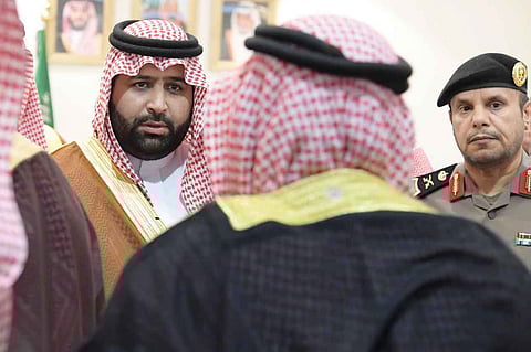 بالصور.. أمير جازان بالنيابة يستقبل المواطنين ويطلع على احتياجاتهم