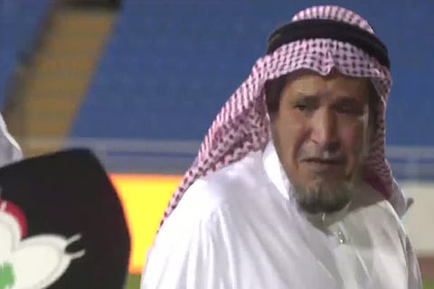 «المسِنّ الباكي» يوضِّح ملابسات فوزه بـ«سيارة هيئة الرياضة»
