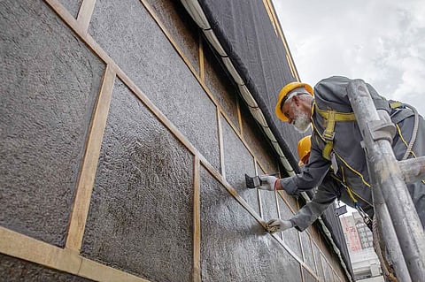 تنفيذًا لتوجيهات خادم الحرمين.. استكمال صيانة الكعبة المشرفة