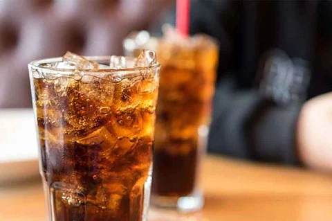 الصحة تحذر من 3 أخطار تهدد الإنسان بسبب المشروبات الغازية