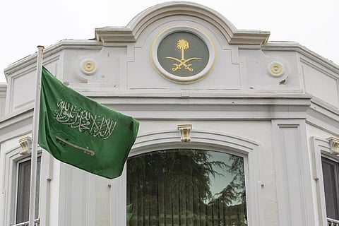 بعد «قرار مُلزِم».. السفارة السعودية توضّح ضوابط السفر لنيوزيلندا