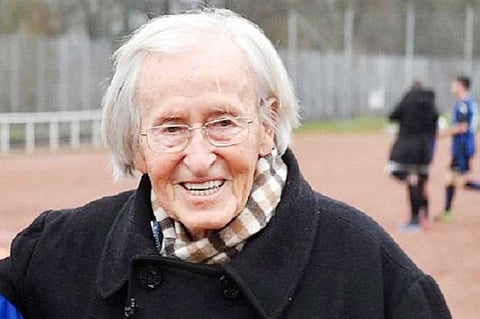 وفاة المدرب الألماني الرحّالة جوتندورف عن عمر يناهز 93 عامًا