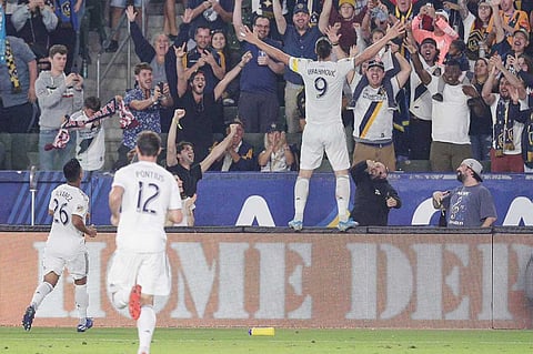 «هاتريك» إبراهيموفيتش يقود لوس أنجلوس جالاكسي لاكتساح كانساس بسباعية