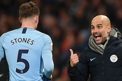 الإصابة تُفقد مانشستر سيتي قلب دفاعه لعدة أسابيع