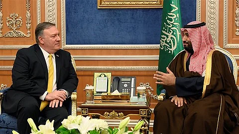 بومبيو يصل جدة اليوم.. ويناقش مع ولي العهد الهجمات على معملي «أرامكو»