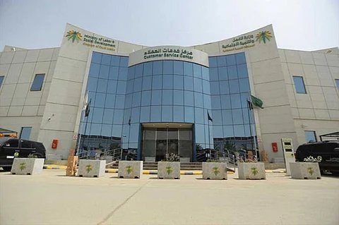 «العمل» توضِّح شرط إعفاء المنشآت الصغيرة من الرسوم على العمالة الوافدة