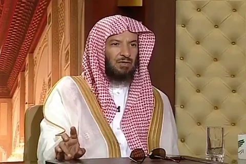 بالفيديو.. الشيخ «الشثري» يوضح حكم أكل العامل من بضائع صاحب المحل «بدون إذن»