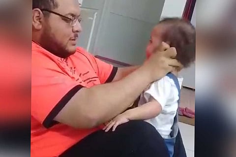 النيابة العامة تأمر بالبحث عن «مُعذِّب الطفلة»