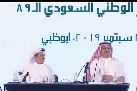 بعد انقطاع دام أكثر من عقدين.. الشاعر فهد بن عافت يُلهب حماس الحضور في احتفال السفارة السعودية بأبوظبي باليوم الوطني