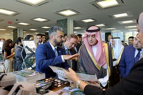 بالصور.. مسؤولون سعوديون ودوليون يزورون جناح «إعمار اليمن» في نيويورك