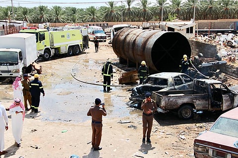 انفجار خزّان وقود في عنيزة يقتل عاملًا ويحرق مركبتين «سكراب»