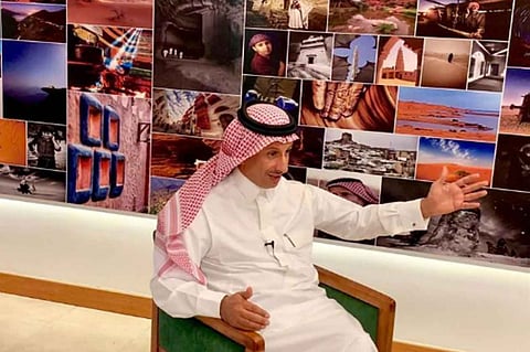 رئيس هيئة السياحة يؤكد: السائحات الوافدات إلى السعودية غير ملزمات بالعباءة وإنما بـ«زي محتشم»