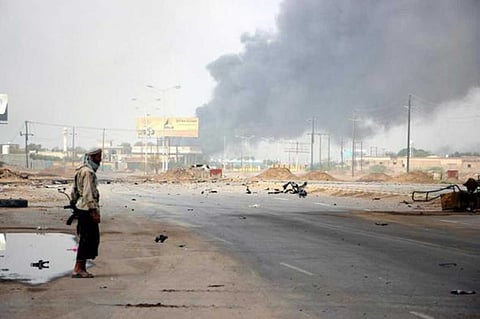 ميليشيا الحوثي الإرهابية تقصف سوقًا شعبية وقت الذروة بالحديدة