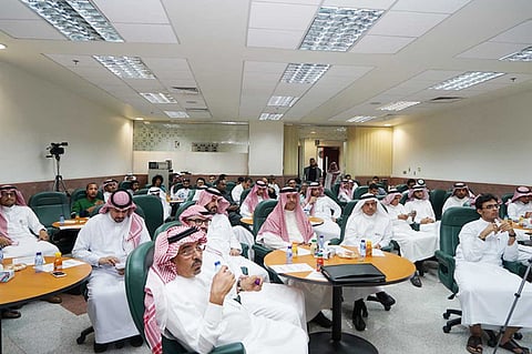 بالصور.. جامعة الملك عبدالعزيز تعقد ندوة «الإعلام والعلاقات العامة في خدمة الوطن»